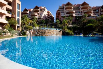 https://cdn.resales-online.com/public/apvd808bvq/properties/rzkunzcbeyssvhy/w1200/18-cc72f169493c096e712837ff5d8b6e41.jpg?v=1598978292