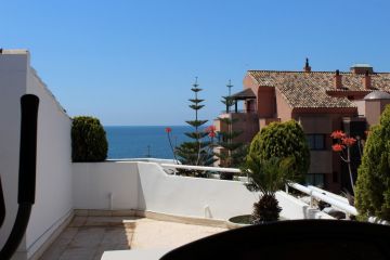 https://cdn.resales-online.com/public/aumme493m5/properties/zstveamyhjoocgb/w1200/6-241328e1bcc9c0d8ce1222beb6c967a8.jpg?v=1556794090
