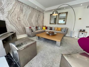 https://cdn.resales-online.com/public/frn6qdl71g/properties/xcenlrzniigholw/w1200/13-5fd73dea700db77384c091ca9818b1a9.jpg?v=1658813906