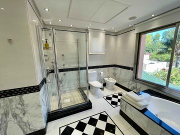 https://cdn.resales-online.com/public/frn6qdl71g/properties/xcenlrzniigholw/w1200/23-79897b85162c6a486c7a4d1eb46924dd.jpg?v=1658813906