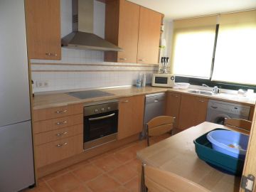 https://cdn.resales-online.com/public/t2k3jmpl4k/properties/nlhfljpfxaeilcd/w1200/4-c23c0f86247804fa50226aecd8b0b2c8.jpg?v=1576062112