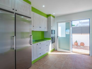 https://cdn.resales-online.com/public/a9glq45g3t/properties/exetrgawseetith/w1200/23-79897b85162c6a486c7a4d1eb46924dd.jpg?v=1683806701