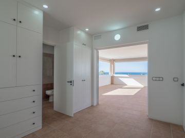 https://cdn.resales-online.com/public/a9glq45g3t/properties/exetrgawseetith/w1200/8-e64a9055bba3e77ac8aca3b893cdf826.jpg?v=1683806701
