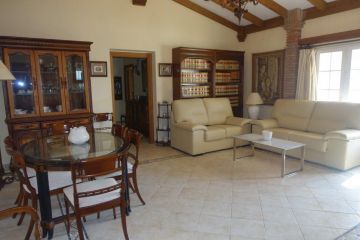https://cdn.resales-online.com/public/92cqrna9i0/properties/riwwdvwlattggcv/w1200/5-3595ad71cbd87be6c3643a4285ef4791.jpg?v=1674664291