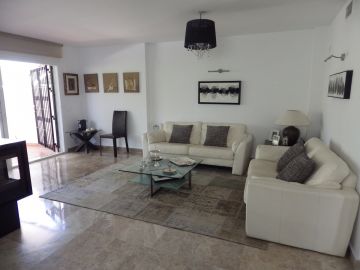 https://cdn.resales-online.com/public/bf93ikfesu/properties/kyswbtfazcfjezi/w1200/9-467d0cee5b725f3ef65f102a0c2e69c0.jpg?v=1667916830