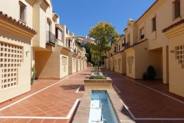 https://cdn.resales-online.com/public/92cqrna9i0/properties/revcsxpkdsddfyi/w1200/14-d70dc3102c00d7be0e872dfe1c1f86d7.jpg?v=1674664707