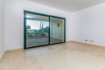 https://cdn.resales-online.com/public/41nkvvtlj3/properties/48d3b8bce2c211eaa55506907717b01e/w1200/13-5fd73dea700db77384c091ca9818b1a9.jpg?v=1673606117