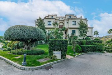 https://cdn.resales-online.com/public/41nkvvtlj3/properties/48d3b8bce2c211eaa55506907717b01e/w1200/17-dd5fcd4f0eb487dfa3803f7e20814c0e.jpg?v=1673606117
