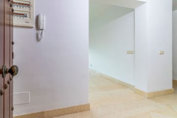 https://cdn.resales-online.com/public/41nkvvtlj3/properties/48d3b8bce2c211eaa55506907717b01e/w1200/8-e64a9055bba3e77ac8aca3b893cdf826.jpg?v=1673606117