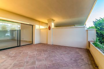 https://cdn.resales-online.com/public/41nkvvtlj3/properties/48d3b8bce2c211eaa55506907717b01e/w1200/9-467d0cee5b725f3ef65f102a0c2e69c0.jpg?v=1673606117