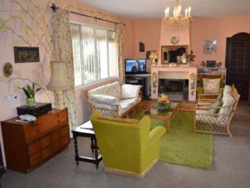 https://cdn.resales-online.com/public/z520bl129f/properties/a0f706f8f8b611ea828306907717b01e/w1200/2-5bd7b9d04b45e33852eaf0ec6670150d.jpg?v=1610730964