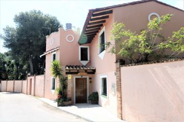 https://cdn.resales-online.com/public/swt24est18/properties/01f40c19a13411eba13006b3c6b82ba8/w1200/2-5bd7b9d04b45e33852eaf0ec6670150d.jpg?v=1618910686