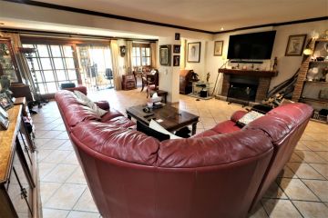 https://cdn.resales-online.com/public/swt24est18/properties/01f40c19a13411eba13006b3c6b82ba8/w1200/12-53013098fcab6c38b1379cd33298e050.jpg?v=1618910686