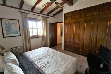 https://cdn.resales-online.com/public/swt24est18/properties/01f40c19a13411eba13006b3c6b82ba8/w1200/20-d1f7658cbe4ba6cd8666fec30fba80ad.jpg?v=1618910686