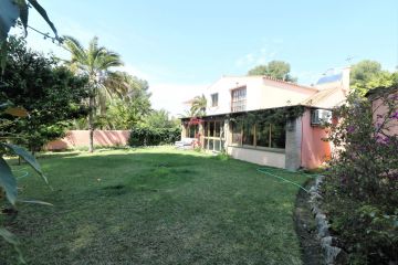 https://cdn.resales-online.com/public/swt24est18/properties/01f40c19a13411eba13006b3c6b82ba8/w1200/3-e898b2bb2a2fdfd06d2c39894dce8316.jpg?v=1618910686