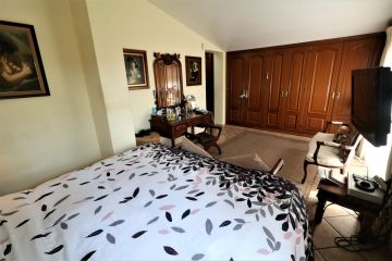 https://cdn.resales-online.com/public/swt24est18/properties/01f40c19a13411eba13006b3c6b82ba8/w1200/25-45e7a00e8ada30030040e20a35fbccfd.jpg?v=1618910686