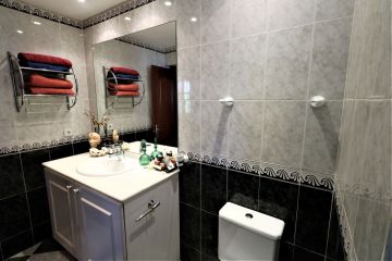 https://cdn.resales-online.com/public/swt24est18/properties/01f40c19a13411eba13006b3c6b82ba8/w1200/28-ef19a2c59920e2e087cd278a51b6dbf8.jpg?v=1618910686