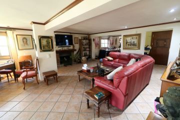 https://cdn.resales-online.com/public/swt24est18/properties/01f40c19a13411eba13006b3c6b82ba8/w1200/4-c23c0f86247804fa50226aecd8b0b2c8.jpg?v=1618910686
