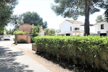 https://cdn.resales-online.com/public/swt24est18/properties/01f40c19a13411eba13006b3c6b82ba8/w1200/40-f31507287178c6a03c2c34ff88cc832c.jpg?v=1618910686