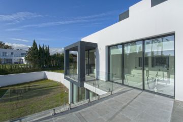 https://cdn.resales-online.com/public/kj4s0e6mui/properties/c10bfdb45be011eba13006b3c6b82ba8/w1200/22-bcf8e6250e0bab365f900a8ac31ac040.jpg?v=1641403448