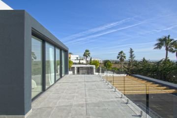 https://cdn.resales-online.com/public/kj4s0e6mui/properties/c10bfdb45be011eba13006b3c6b82ba8/w1200/34-2e8657844e540eba0189d71f472ffca9.jpg?v=1641403448