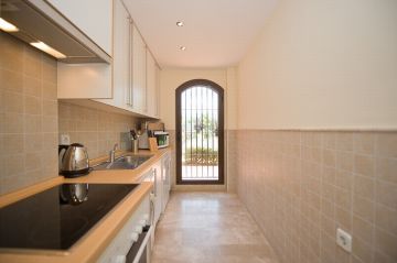 https://cdn.resales-online.com/public/qqjj8eevfi/properties/brhjeqtjdxnjlmy/w1200/6-241328e1bcc9c0d8ce1222beb6c967a8.jpg?v=1620386533