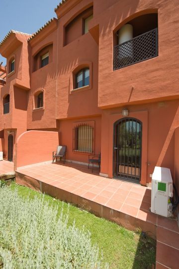 https://cdn.resales-online.com/public/qqjj8eevfi/properties/brhjeqtjdxnjlmy/w1200/10-bb915d1cb19341576dcdc994b81ab9c5.jpg?v=1620386533