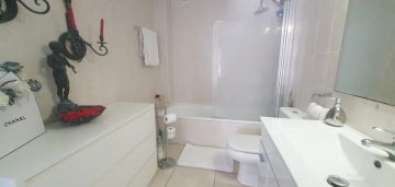 https://cdn.resales-online.com/public/hk3uso1yet/properties/97943e23af2f11eba13006b3c6b82ba8/w1200/6-241328e1bcc9c0d8ce1222beb6c967a8.jpg?v=1620723828
