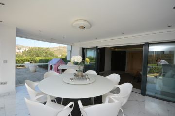 https://cdn.resales-online.com/public/k3eviv3ksf/properties/3a7d13f5b0a911eba13006b3c6b82ba8/w1200/3-e898b2bb2a2fdfd06d2c39894dce8316.jpg?v=1620734908