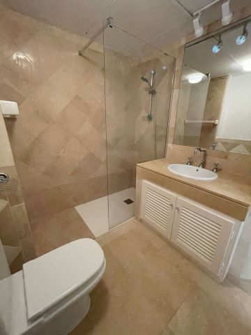 https://cdn.resales-online.com/public/37tsjednf8/properties/ofrzjtrllamptci/w1200/28-ef19a2c59920e2e087cd278a51b6dbf8.jpg?v=1663268000