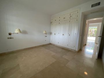 https://cdn.resales-online.com/public/37tsjednf8/properties/ofrzjtrllamptci/w1200/29-7c2f312881aea9bbe9ddaeb9640e2c9a.jpg?v=1663268000