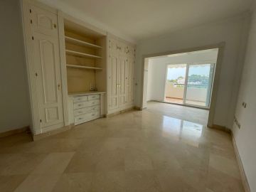 https://cdn.resales-online.com/public/37tsjednf8/properties/ofrzjtrllamptci/w1200/31-5e8b9eb86a2d455eeaf43a7bbf3ccd12.jpg?v=1663268000