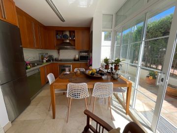 https://cdn.resales-online.com/public/37tsjednf8/properties/ofrzjtrllamptci/w1200/5-3595ad71cbd87be6c3643a4285ef4791.jpg?v=1620833509
