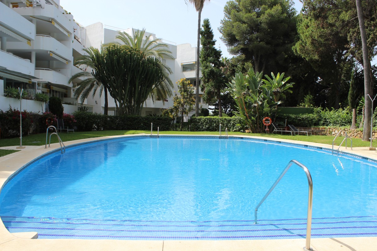 https://cdn.resales-online.com/public/z3bjx7yo8m/properties/69c24538be4511eba29706b3c6b82ba8/w1200/33-f37a7fab00fce6ff6b895520b67d6d6d.jpg?v=1622117776