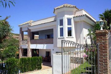 https://cdn.resales-online.com/public/mq0hn394pf/properties/38f1408cbe2011eba29706b3c6b82ba8/w1200/1-7980e48d732b6fc85c14b43b94d2aa54.jpg?v=1622040261