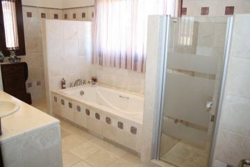 https://cdn.resales-online.com/public/t2k3jmpl4k/properties/bwklyvekjmnrdyg/w1200/19-d0ed7da2012a09046d307c195d98e7d6.jpg?v=1664890384