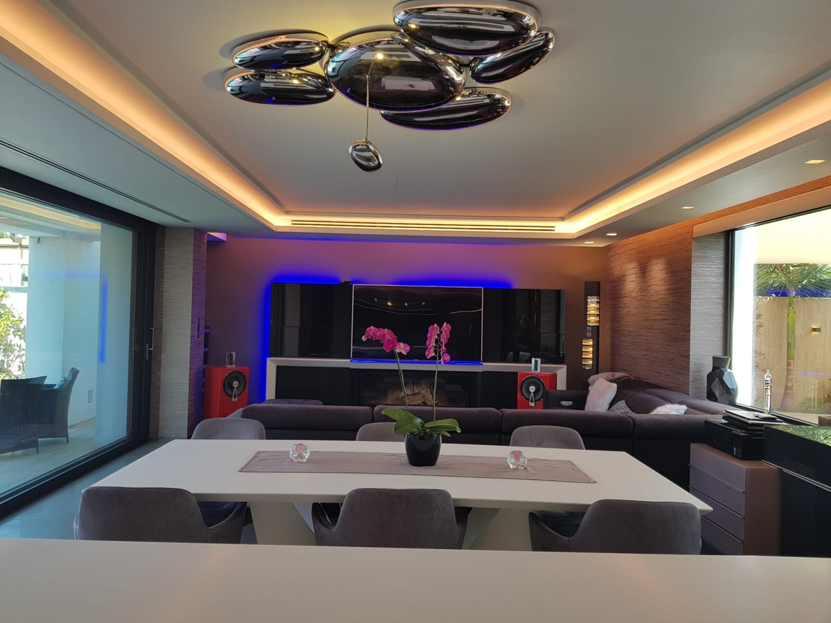 https://cdn.resales-online.com/public/6pcoehzhpl/properties/bb52989ed34411eb8690027930b309ea/w1200/17-dd5fcd4f0eb487dfa3803f7e20814c0e.jpg?v=1624445187