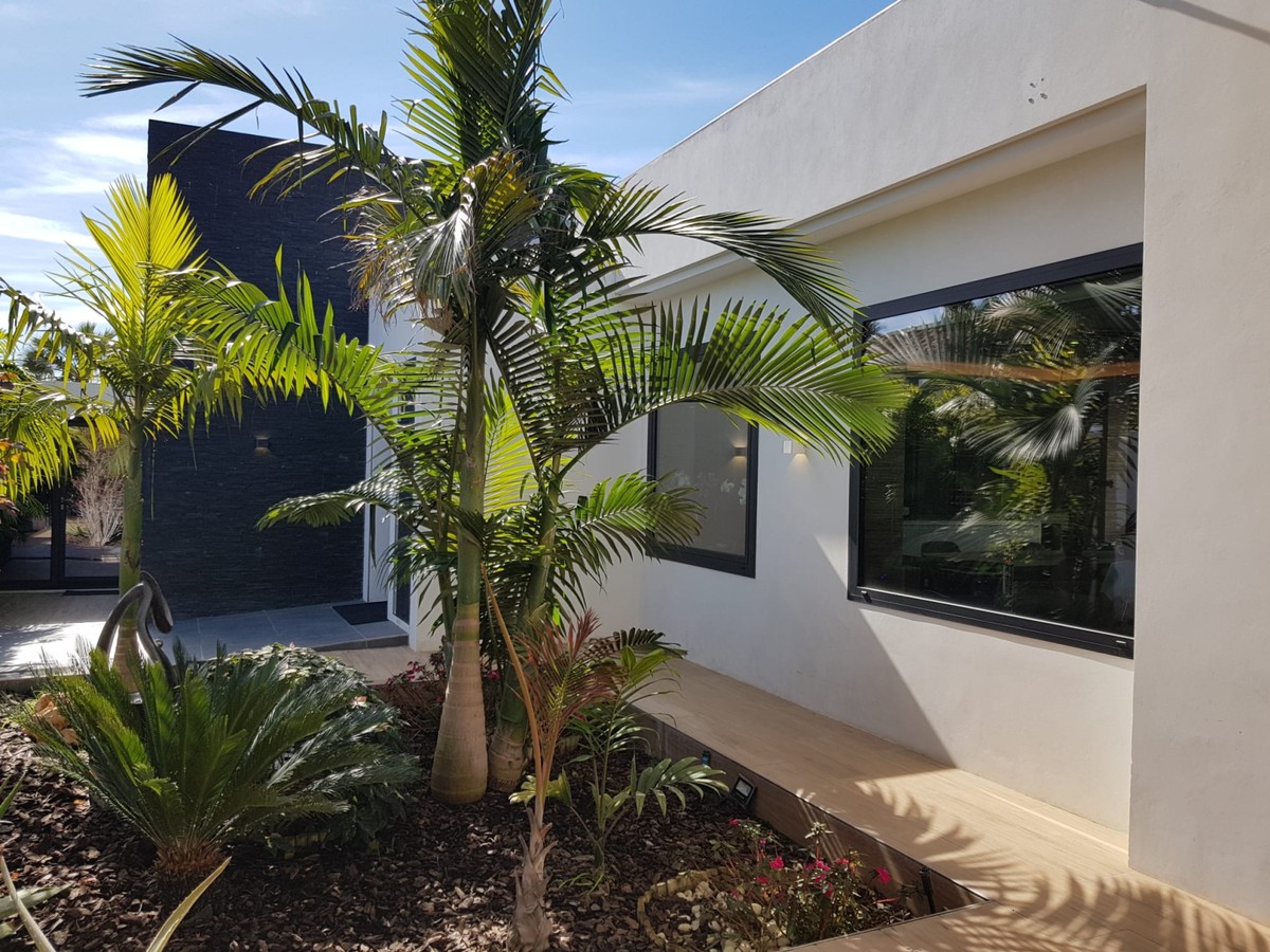 https://cdn.resales-online.com/public/6pcoehzhpl/properties/bb52989ed34411eb8690027930b309ea/w1200/36-be7efbbd8b294061d3f27cb7c37865bb.jpg?v=1624445187