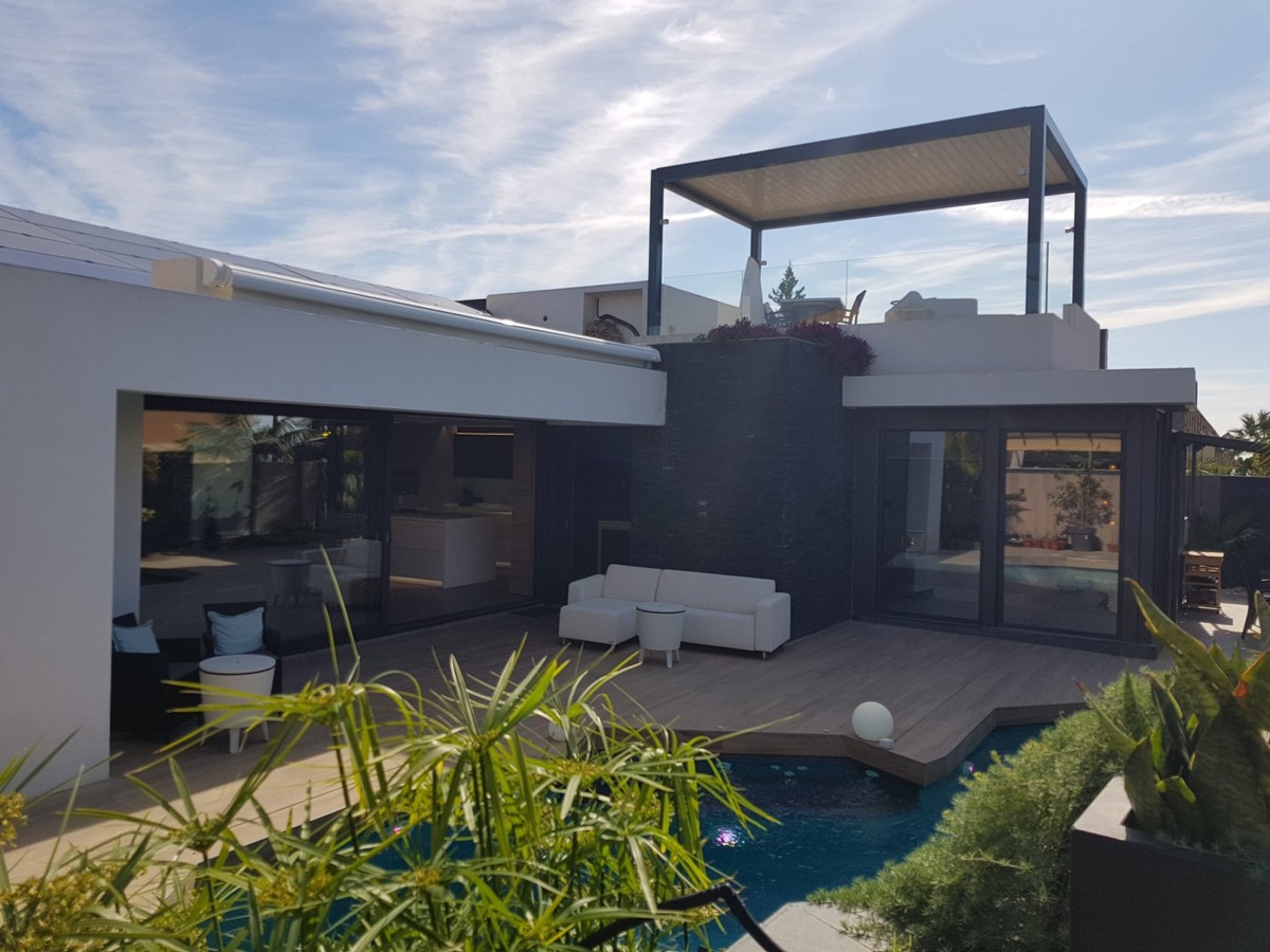 https://cdn.resales-online.com/public/6pcoehzhpl/properties/bb52989ed34411eb8690027930b309ea/w1200/6-241328e1bcc9c0d8ce1222beb6c967a8.jpg?v=1624445187
