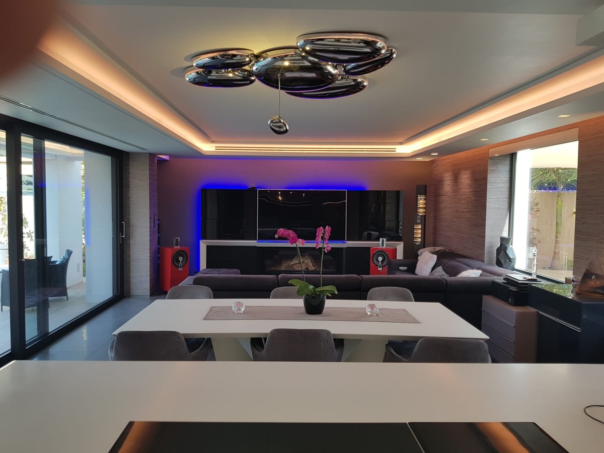 https://cdn.resales-online.com/public/6pcoehzhpl/properties/bb52989ed34411eb8690027930b309ea/w1200/7-aa4cc561180b369757c0bb4af9886cd3.jpg?v=1624445187