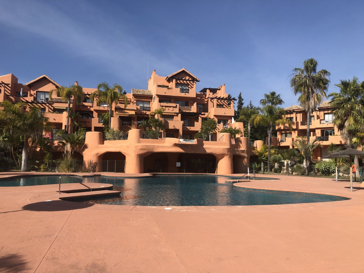 https://cdn.resales-online.com/public/3vj4stv61j/properties/d018725ad4ea11ebaa340217bc231ef4/w1200/1-7980e48d732b6fc85c14b43b94d2aa54.jpg?v=1624556749