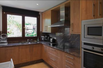 https://cdn.resales-online.com/public/srkj52ppih/properties/64a39dbeea1311ebaa340217bc231ef4/w1200/42-3aa90f523689fc5a59d5d37badfe1b6f.jpg?v=1627561259