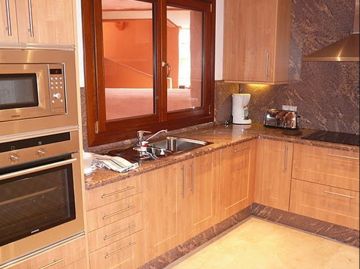 https://cdn.resales-online.com/public/srkj52ppih/properties/64a39dbeea1311ebaa340217bc231ef4/w1200/8-e64a9055bba3e77ac8aca3b893cdf826.jpg?v=1626869624
