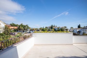 https://cdn.resales-online.com/public/1nin1r7jc3/properties/c381e597ea0011ebaa340217bc231ef4/w1200/11-20939a0134ad724a8cb2a801094d15a4.jpg?v=1626861056