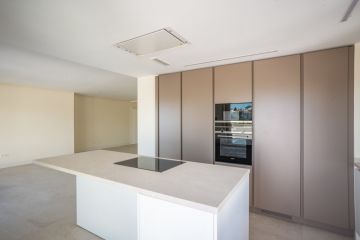 https://cdn.resales-online.com/public/1nin1r7jc3/properties/c381e597ea0011ebaa340217bc231ef4/w1200/14-d70dc3102c00d7be0e872dfe1c1f86d7.jpg?v=1626861056