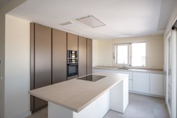https://cdn.resales-online.com/public/1nin1r7jc3/properties/c381e597ea0011ebaa340217bc231ef4/w1200/5-3595ad71cbd87be6c3643a4285ef4791.jpg?v=1626861056