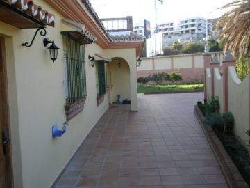 https://cdn.resales-online.com/public/t2k3jmpl4k/properties/616c1e11eae911ebaa340217bc231ef4/w1200/2-5bd7b9d04b45e33852eaf0ec6670150d.jpg?v=1626960964