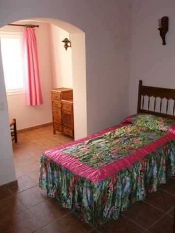https://cdn.resales-online.com/public/t2k3jmpl4k/properties/616c1e11eae911ebaa340217bc231ef4/w1200/7-aa4cc561180b369757c0bb4af9886cd3.jpg?v=1626960964