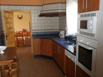 https://cdn.resales-online.com/public/t2k3jmpl4k/properties/616c1e11eae911ebaa340217bc231ef4/w1200/10-bb915d1cb19341576dcdc994b81ab9c5.jpg?v=1626960964