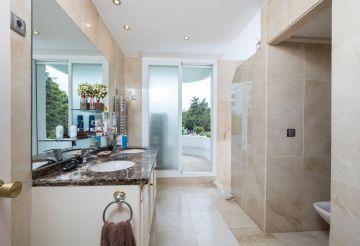 https://cdn.resales-online.com/public/c88dbhn0s9/properties/16c52a22fb8b11ebaa340217bc231ef4/w1200/11-20939a0134ad724a8cb2a801094d15a4.jpg?v=1628792196